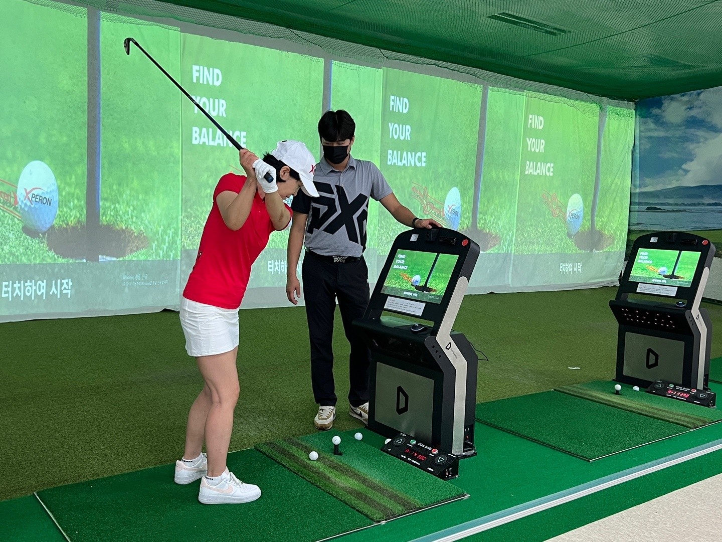 Quy Trình Thi Công Phòng Golf 3D Cơ Bản Tại Nhà Golfer Nên Biết